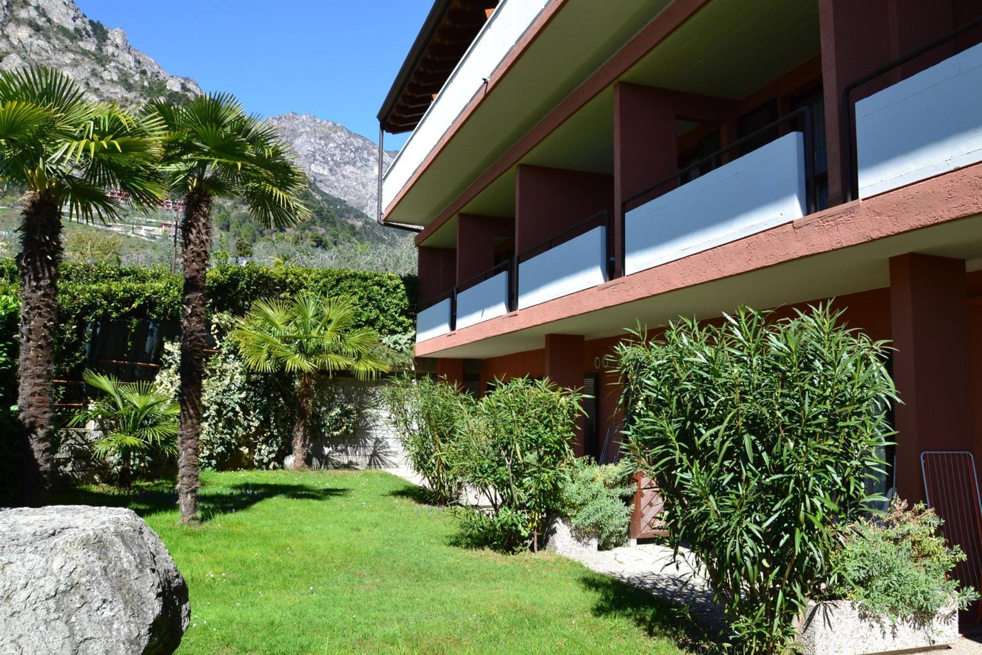 Residence San Luigi Лимоне сул Гарда Екстериор снимка
